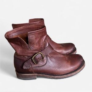 Frye Redwood distressed Veronica boots size 7.5